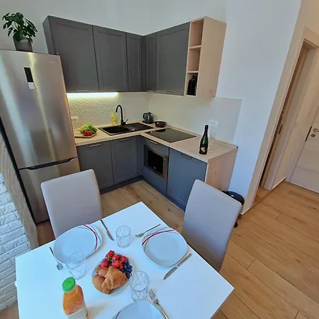 Lola's Place 아파트 리예카