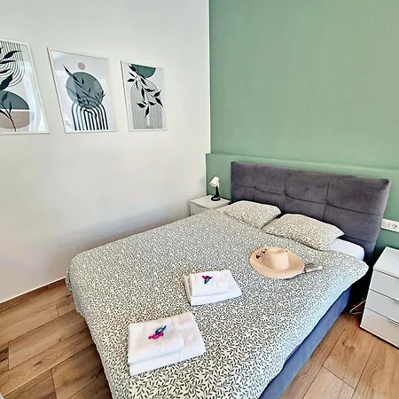 Apartament Lola's Place