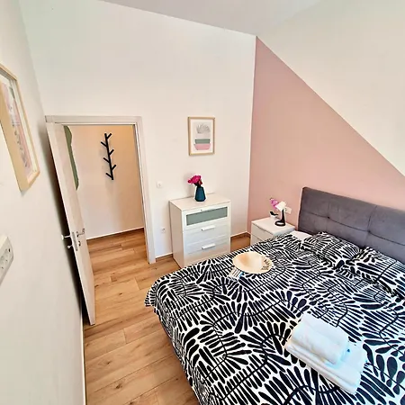 Lola's Place Apartament *