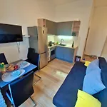 Lola's Place リエカ