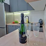 アパート Lola's Place リエカ
