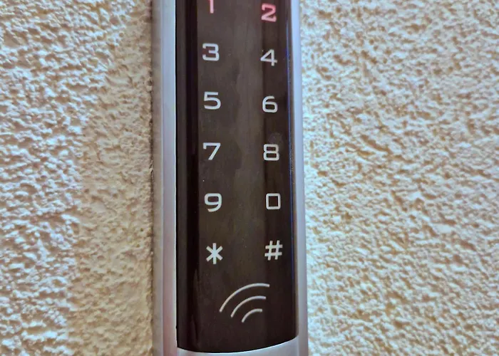 Lola's Place リエカ